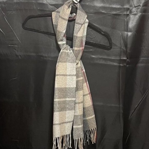 SUPER NICE NWT 100 % LAMBSWOOL MADE IN ITALY SCARF / ITALIAN WOOLLEN TREASURES - Picture 3 of 10